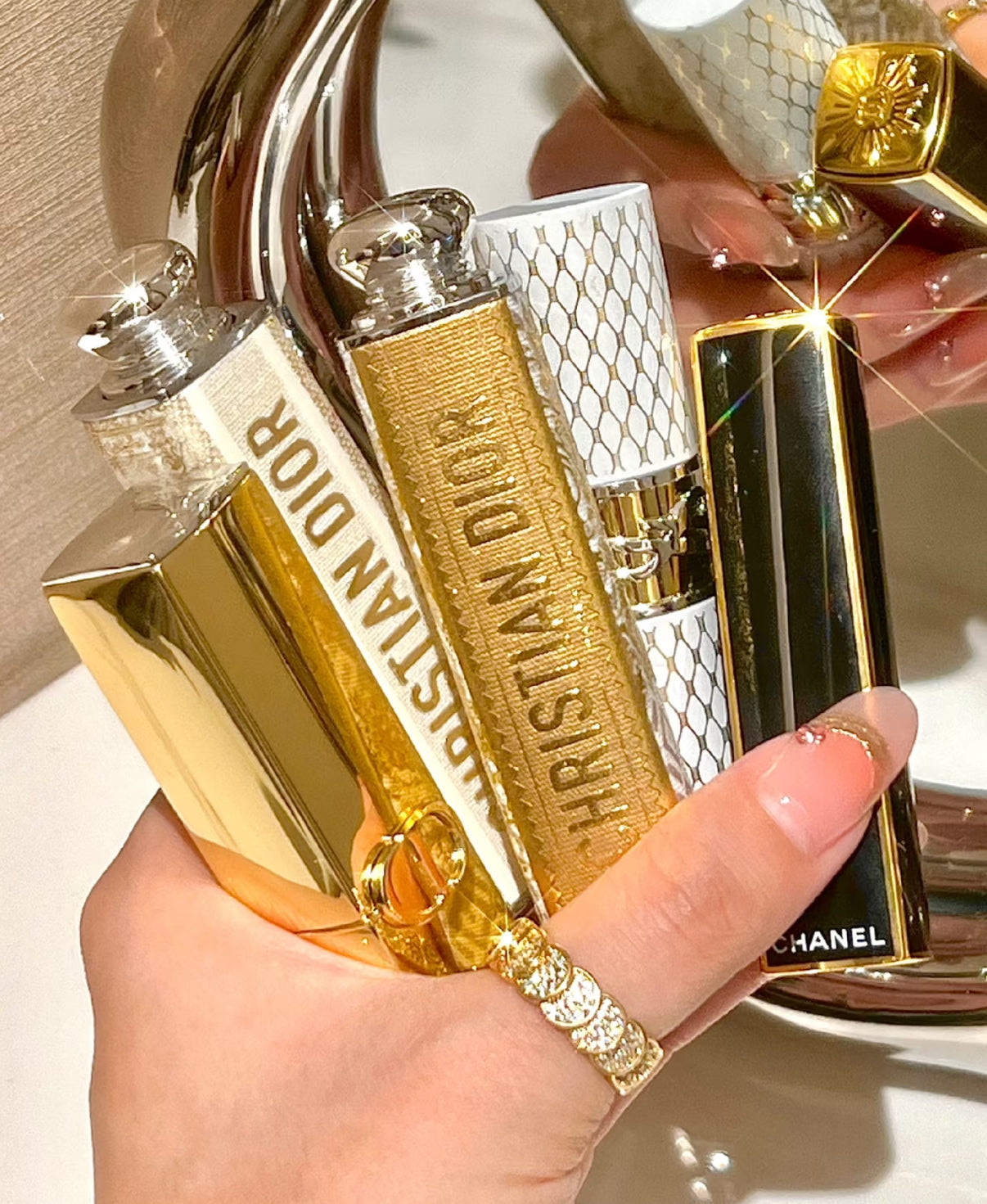 【 現貨 】迪奧聖誕限定 限量舞會系列 - 聖誕唇膏殼金殼