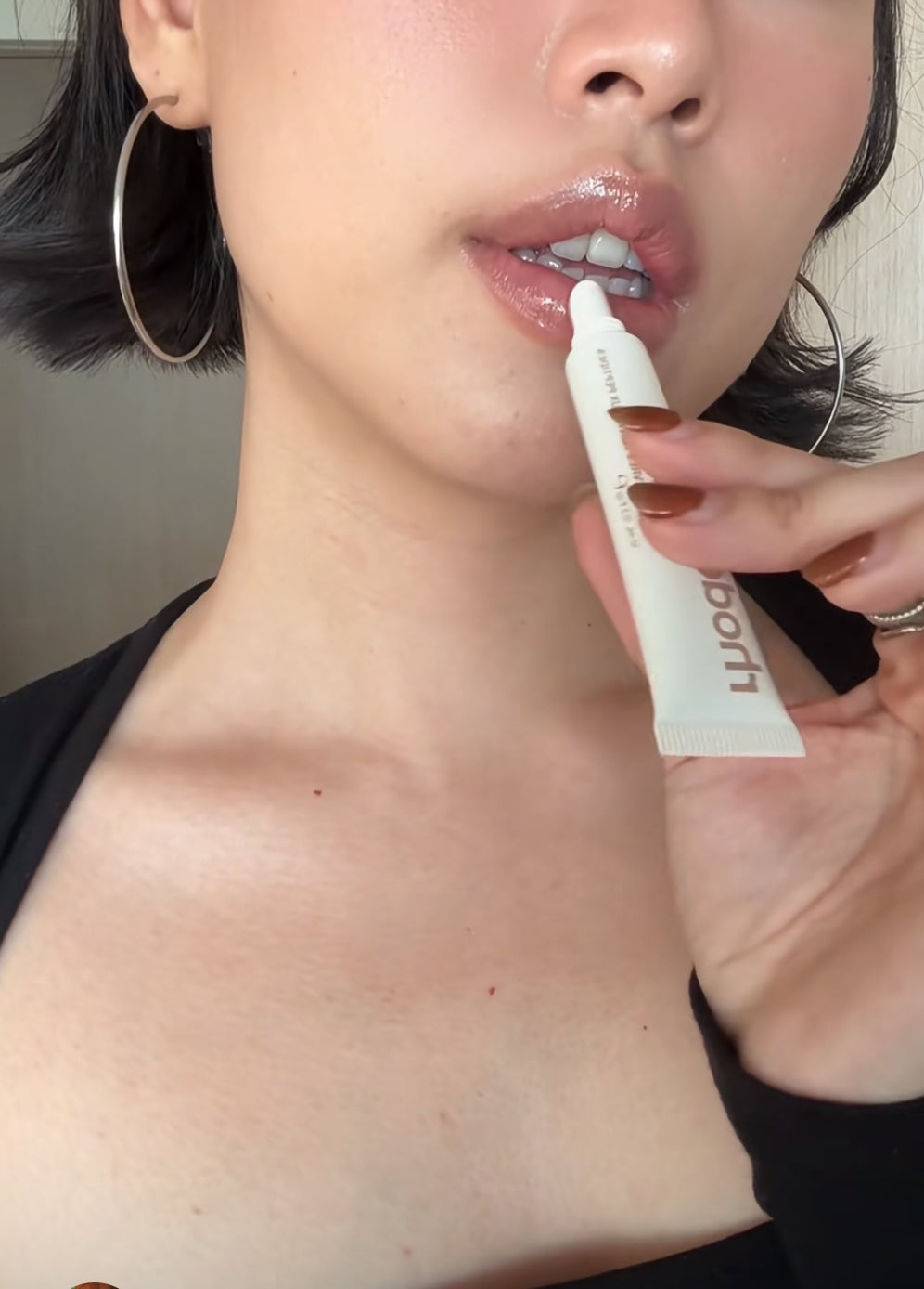 【 現貨 】【 限量 】Rhode 敏感修護保濕染唇蜜 Lipgloss - 微閃肉桂咖啡奶茶色 Cinnamon roll 🥮