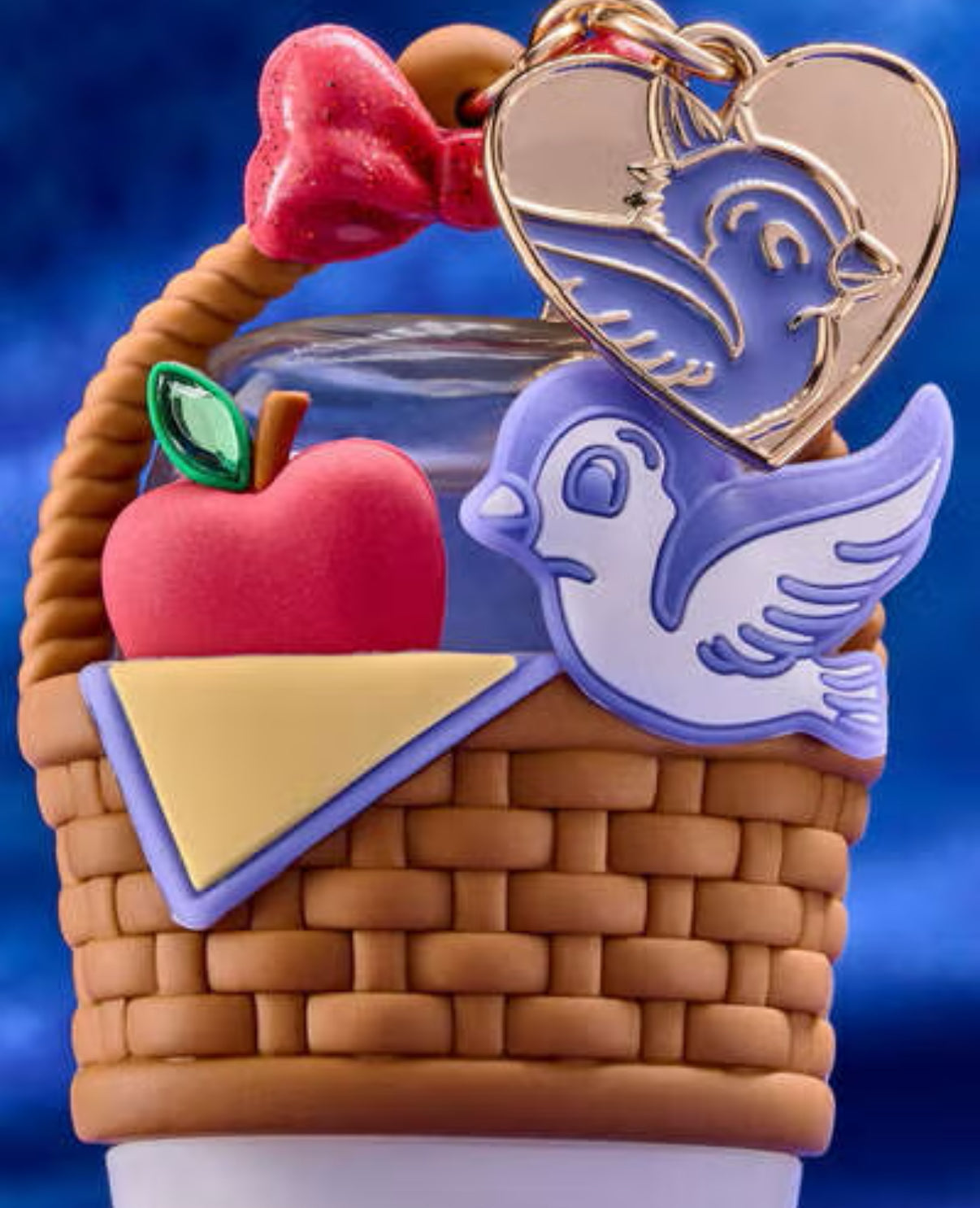 【 訂購 】迪士尼限量白雪公主消毒液套鎖匙扣 Snow White pocket keychain