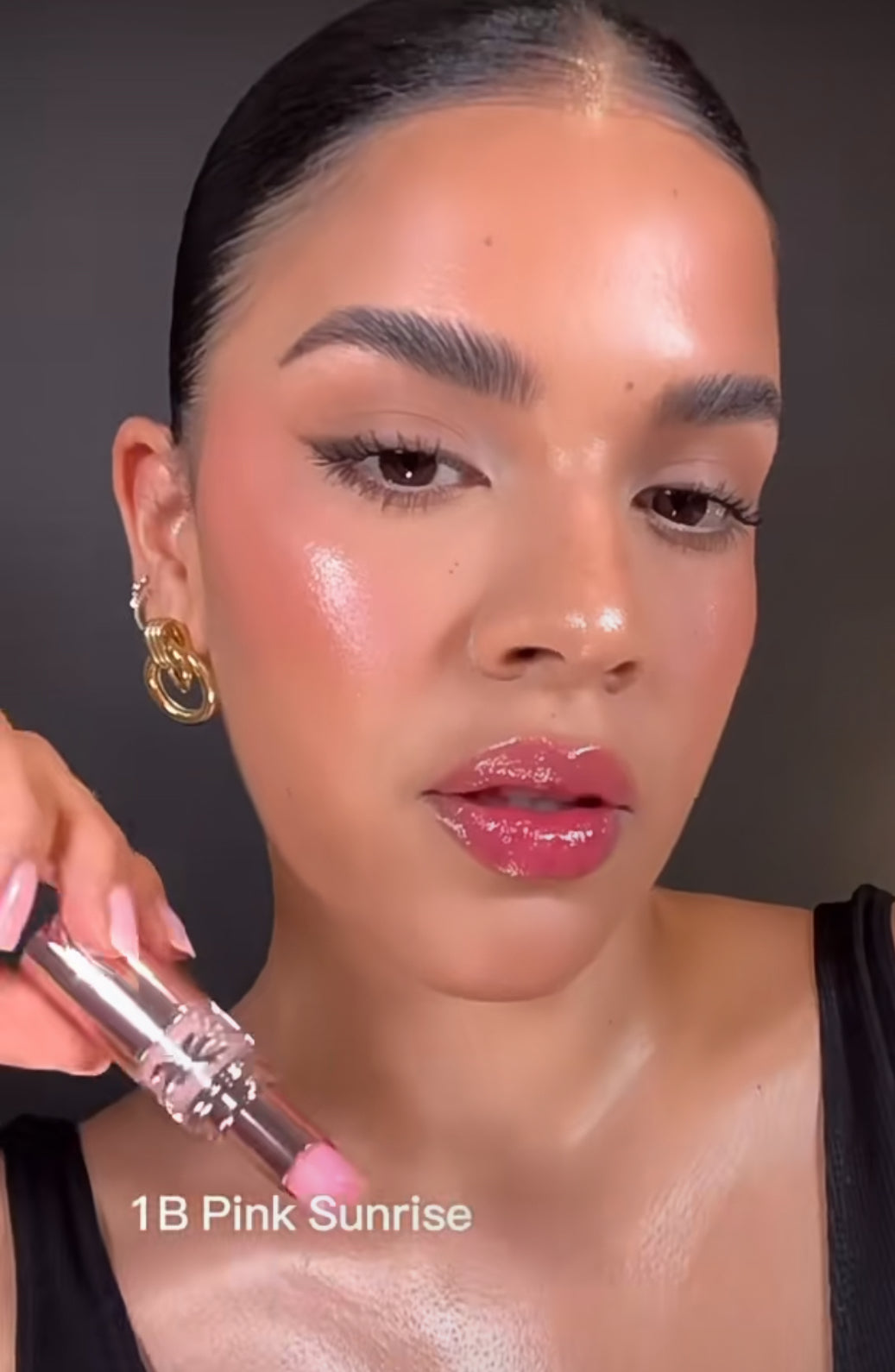 【 現貨 】聖羅蘭 粉管唇膏 Love Shine Candy Glow Lipstick 1B 中樣