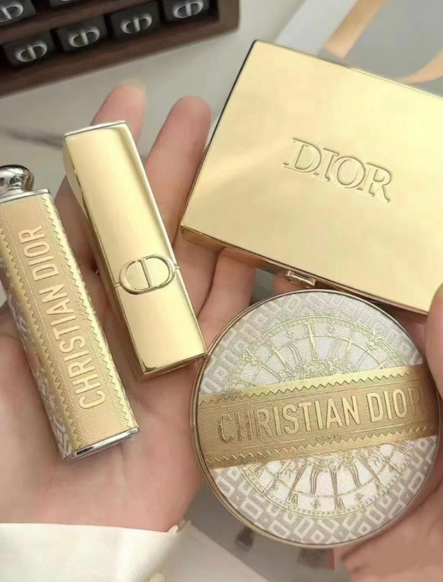 【 現貨 】迪奧聖誕限定 限量舞會系列 - 聖誕唇膏殼金殼