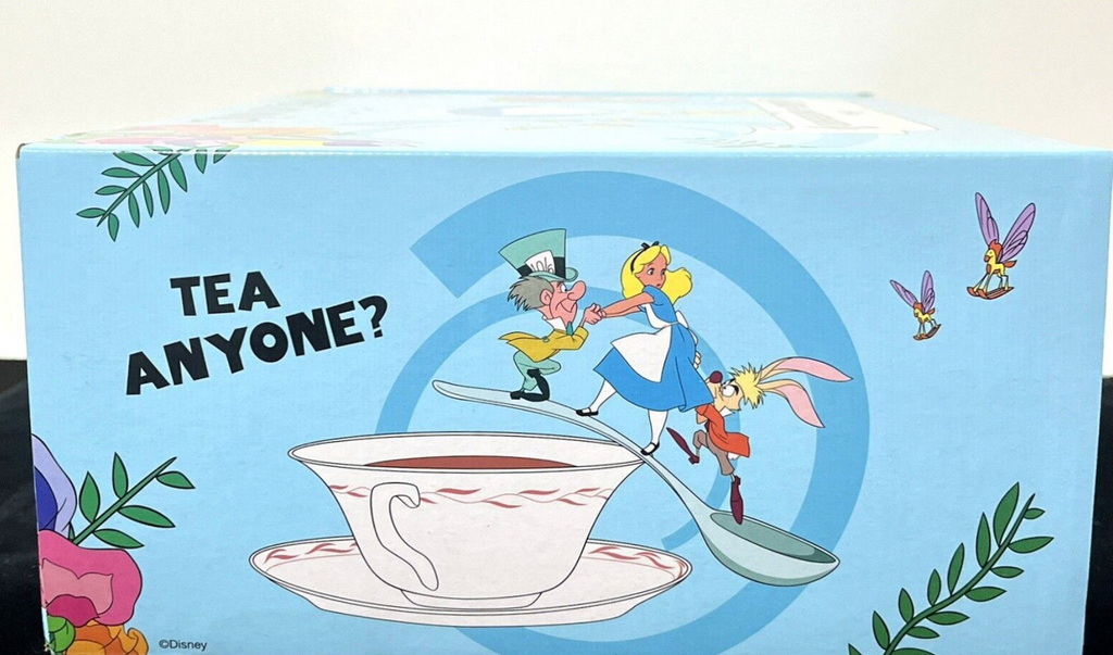 【 現貨 】迪士尼 限量 愛麗絲夢遊仙境化妝品套裝 Alice In Wonderland Makeup Gift Set  - 大禮盒
