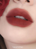 【 現貨 】 Valentino 限量珍藏柳釘唇膏黑管 Lipstick
