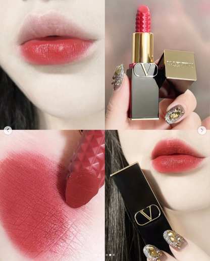 【 現貨 】 Valentino 限量珍藏柳釘唇膏黑管 Lipstick